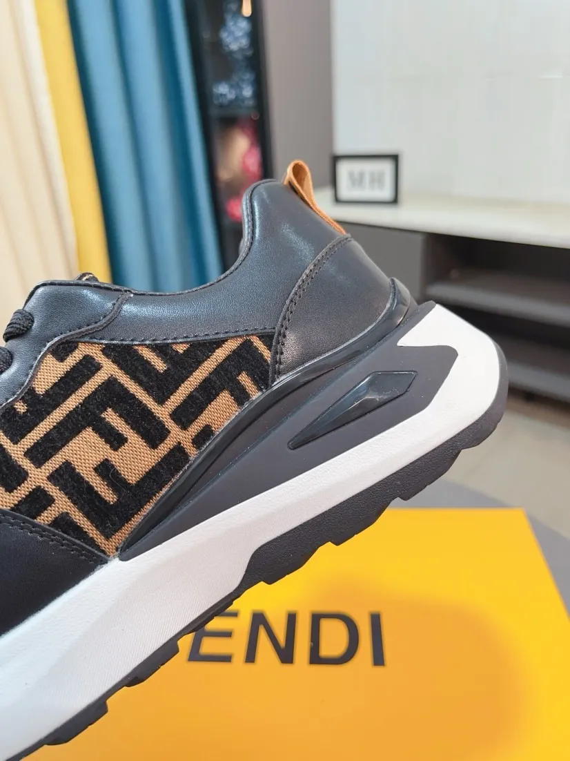 Factory price 458🌹🌹[fendi] Fendi classic and comfortable men, this complex sneaker is made of soft calfskin➕genuine leather lining➕original ultra-light rubber material rough outsole. This unique light and thin style is suitable for the casual and exquisite sensibility of this season. It is comfortable and natural on the feet. It is an everyday style for casual travel in autumn and winter! 38/44